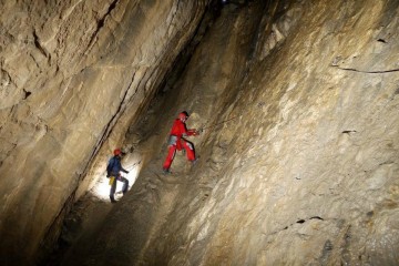 High Traverse on Czarna Cave
